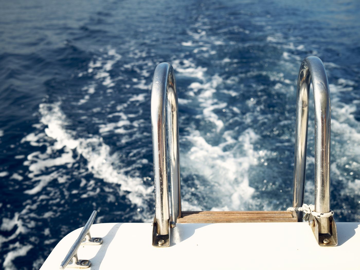 ENGINEER TALKS Ep.11 : Montage d'une échelle de bain pour bateau et support de tableau arrière : Guide d'échelle télescopique 316SS